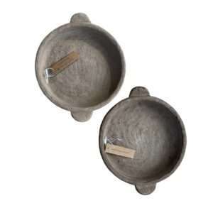 Schaal van cement met handvat